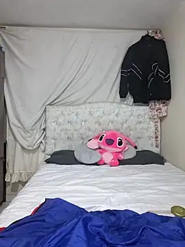 Snapshot of Harley_Miller_ chatting on December 23, 2:42 am Harley Miller online show from December 23, 2:42 am