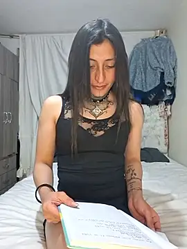 Snapshot of Harley_Miller_ chatting on January 17, 1:54 am Harley Miller online show from January 17, 1:54 am