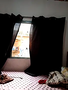 Snapshot of EggedGrowth chatting on October 27, 6:23 pm EggedGrowth online show from October 27, 6:23 pm