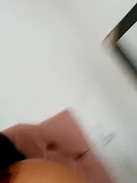 Snapshot of EggedGrowth chatting on October 31, 1:01 pm EggedGrowth online show from October 31, 1:01 pm