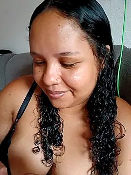 Snapshot of EggedGrowth chatting on November 11, 2:28 pm EggedGrowth online show from November 11, 2:28 pm