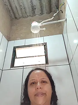 Snapshot of EggedGrowth chatting on November 30, 12:20 pm EggedGrowth online show from November 30, 12:20 pm