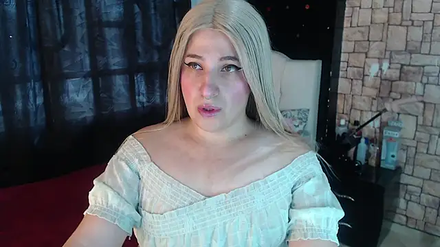 Snapshot of Trinitty_fier chatting on October 29, 1:24 pm Trinitty fier online show from October 29, 1:24 pm