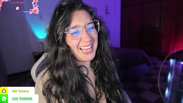 Snapshot of tellmemaddie chatting on July 27, 11:12 pm tellmemaddie online show from July 27, 11:12 pm