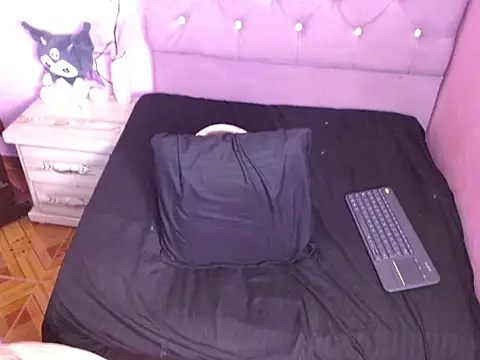 Snapshot of sabrinapaulson1111 chatting on June 4, 9:54 pm sabrinapaulson1111 online show from June 4, 9:54 pm