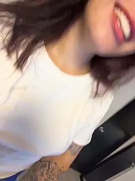 Snapshot of came_lia1 chatting on May 30, 4:42 am came lia1 online show from May 30, 4:42 am