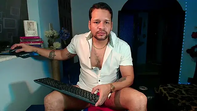 LucasGaeel online show from May 3, 1:55 am