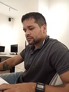 LucasGaeel online show from July 7, 6:47 am