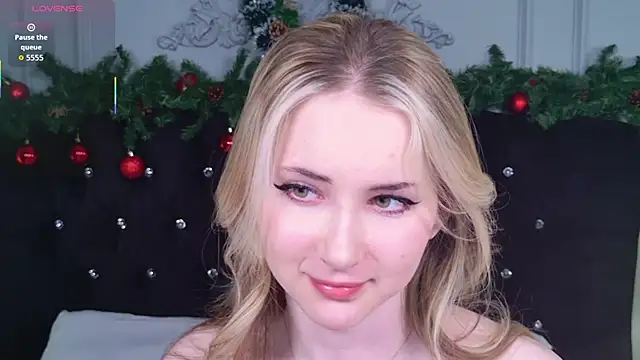 Snapshot of LiraKink chatting on January 10, 12:51 pm LiraKink online show from January 10, 12:51 pm