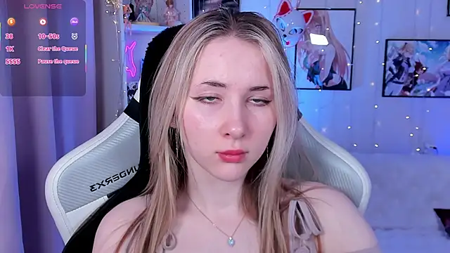 Snapshot of LiraKink chatting on January 19, 3:21 am LiraKink online show from January 19, 3:21 am