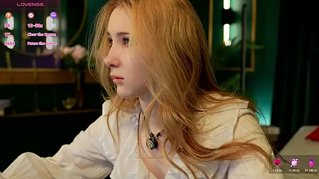 Snapshot of LiraKink chatting on February 27, 4:23 am LiraKink online show from February 27, 4:23 am