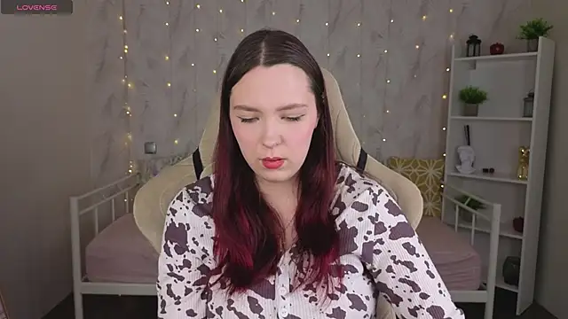Snapshot of Monica__Queen chatting on May 18, 5:24 am Monica Queen online show from May 18, 5:24 am