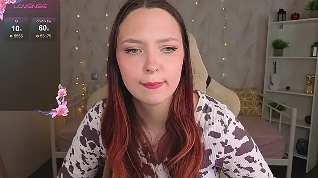 Snapshot of Monica__Queen chatting on June 3, 5:32 am Monica Queen online show from June 3, 5:32 am