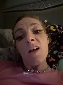 Snapshot of arinna93 chatting on October 31, 2:01 am arinna93 online show from October 31, 2:01 am