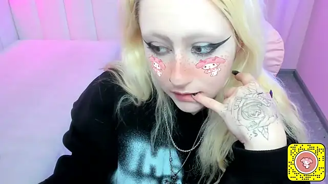 JuliaSharkk online show from November 9, 8:07 pm