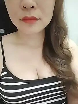 Snapshot of Girl_Shy2000 chatting on June 3, 2:33 pm Girl Shy2000 online show from June 3, 2:33 pm