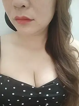 Snapshot of Girl_Shy2000 chatting on June 6, 9:25 am Girl Shy2000 online show from June 6, 9:25 am