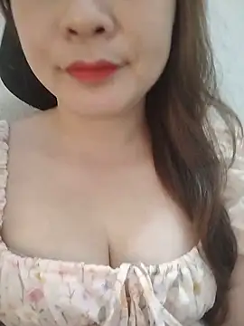 Snapshot of Girl_Shy2000 chatting on June 8, 1:28 am Girl Shy2000 online show from June 8, 1:28 am
