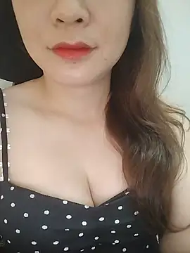 Snapshot of Girl_Shy2000 chatting on June 10, 2:45 am Girl Shy2000 online show from June 10, 2:45 am