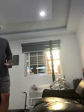 Moisesjrtapia online show from April 24, 6:21 pm