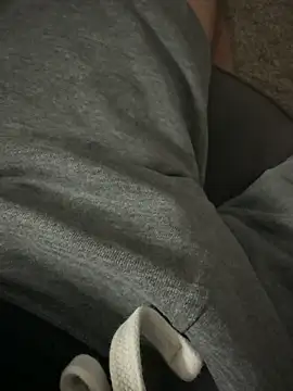 Snapshot of yeti1 chatting on October 4, 3:04 am yeti1 online show from October 4, 3:04 am