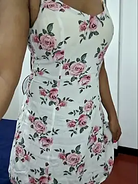 Snapshot of shani_taniya chatting on July 27, 3:41 pm shani taniya online show from July 27, 3:41 pm