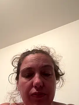 Snapshot of Eleanorxx chatting on October 15, 9:04 pm Eleanorxx online show from October 15, 9:04 pm