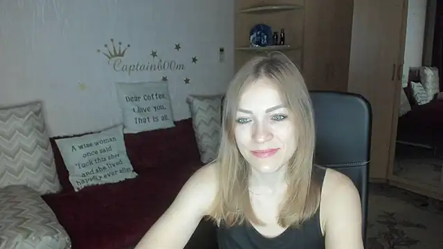 Tiffany Bates online show from October 21, 3:18 am