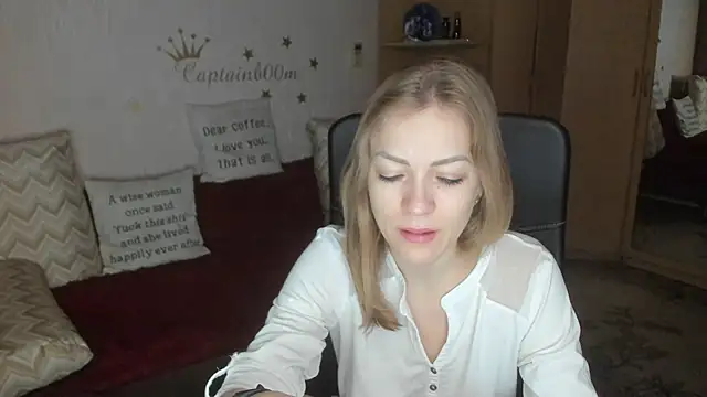 Tiffany Bates online show from October 30, 3:30 am