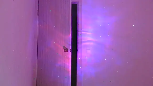 Snapshot of Omivelle chatting on November 10, 8:19 pm Omivelle online show from November 10, 8:19 pm