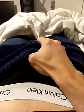 ruiiizz online show from March 7, 11:24 pm