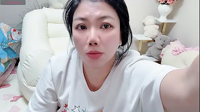 Huanhuan- online show from June 3, 4:34 pm