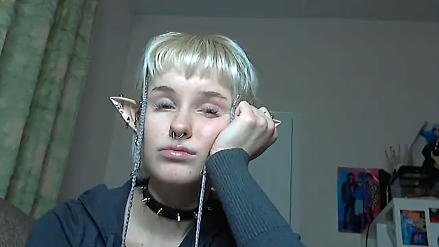 Paradoxy  online show from December 20, 9:44 pm