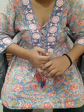 Snapshot of Minakshi_677 chatting on October 1, 7:03 am Minakshi 677 online show from October 1, 7:03 am