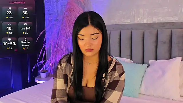 EmmaBlossom online show from November 5, 7:25 pm