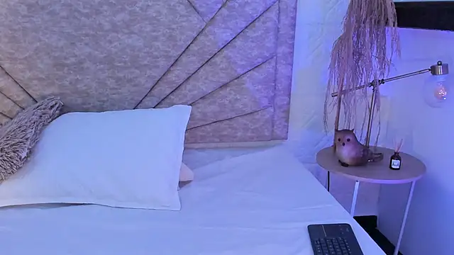 EmmaBlossom online show from December 20, 12:45 pm