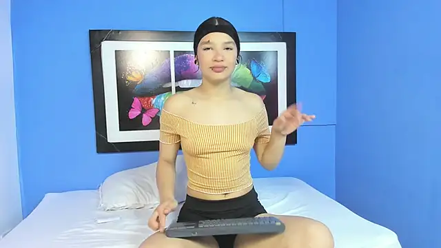 Snapshot of loversvalery chatting on October 15, 12:27 pm loversvalery online show from October 15, 12:27 pm