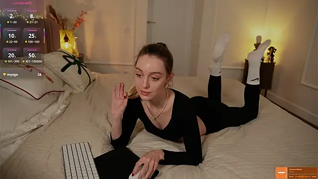 SophieBelll online show from December 17, 12:00 pm