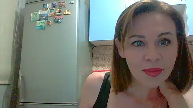 Snapshot of Olyverin chatting on November 1, 12:56 am Olyverin online show from November 1, 12:56 am