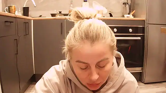 Miravynn online show from March 29, 9:26 pm