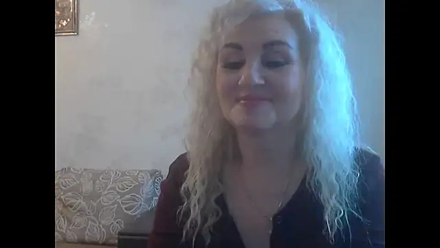 LadySexyBlond online show from April 3, 4:43 am