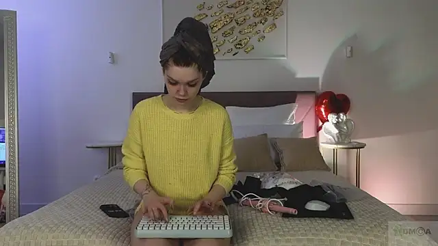 Snapshot of Nicole_Broown_ chatting on March 1, 8:55 pm Nicole Broown online show from March 1, 8:55 pm