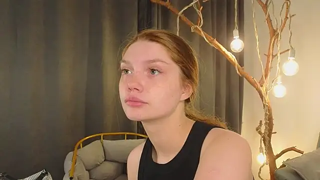Nicole Broown  online show from May 9, 8:58 pm