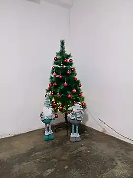 fabulousgirl online show from December 16, 3:55 am