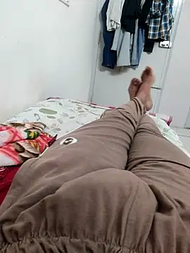 Snapshot of ramboram897 chatting on October 29, 1:24 pm ramboram897 online show from October 29, 1:24 pm