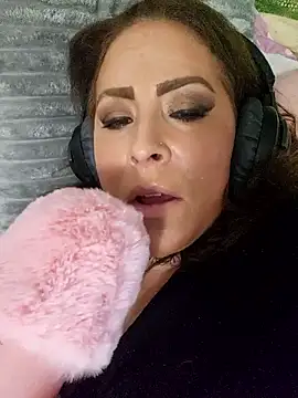 Queenbz1979 online show from September 26, 8:24 pm