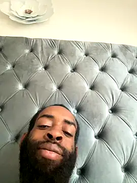 Snapshot of vaultclub chatting on October 10, 12:04 pm vaultclub online show from October 10, 12:04 pm