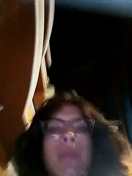 Snapshot of SoftieUwU chatting on October 2, 5:03 am SoftieUwU online show from October 2, 5:03 am