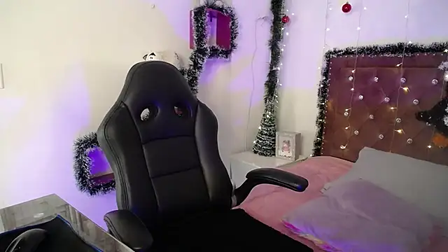 Snapshot of valeriamontex chatting on December 5, 8:27 pm valeriamontex online show from December 5, 8:27 pm