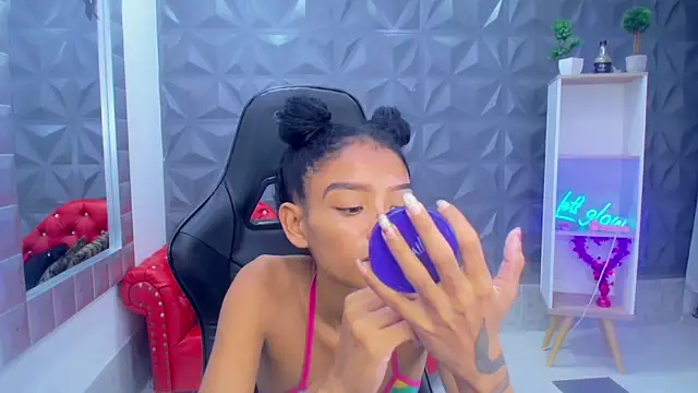 adisson petite1 online show from January 10, 6:42 pm